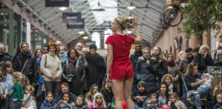 Cultuurmarkt voor kinderen in De Hallen