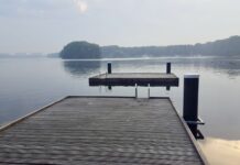 Protest tegen weghalen zwemmerstrapjes Sloterplas