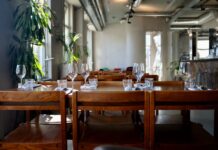 Borisov in Houthaven is club, bar én ‘bouillon’