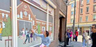 Tekeningen bij Flink op Van Limburg Stirumplein