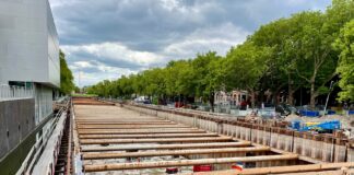 Blik op de bodem van de Singelgracht