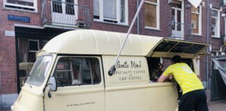 Nour van koffietruck Betsy tovert een lach op elk gezicht