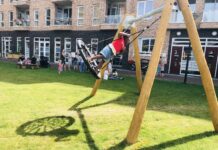 Speelplek Revalplein in Houthaven geopend