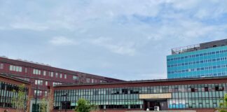 STOER in roze op het Bos en Lommerplein