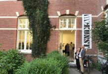 Pinguïns maken met striptekenaar Wasco in Oud-West