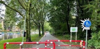 Barrière tegen fietsers Erasmuspark