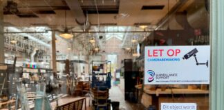 Plofkraak geldautomaat De Hallen, verdachten vluchten