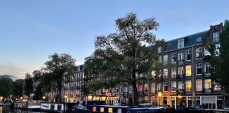 Huizenprijzen in West omlaag