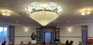 Leerlingen van het 4e Gymnasium in de buurt