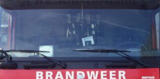 Brand in flat Geuzenveld: 1 dode, alle appartementen onbewoonbaar verklaard