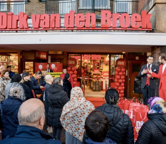‘Historische’ Dirk Mercatorplein helemaal in het nieuw