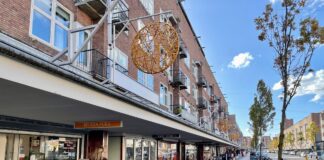 Beveiligers op straat in Jan Eef en Kinkerstraat