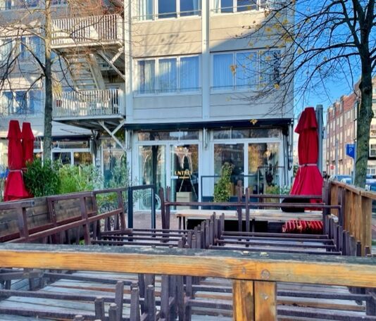 Eetcafé met Amsterdamse bieren in pand Belleami