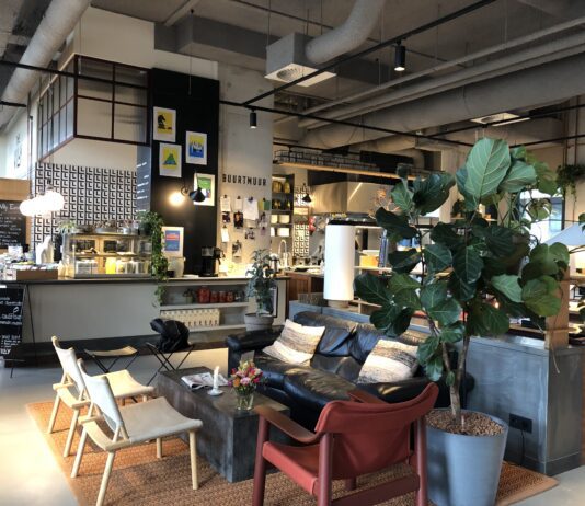 Bij The Villy drink je buurtkoffie en krijgt je hond een koekje