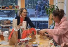 Zelfgemaakte kerstcadeau’s kopen in verpleeghuis De Poort