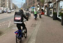 Flitsbezorgers eisen hoger loon en betere werkomstandigheden