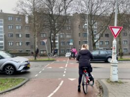 ‘Snel tijdelijke maatregelen tegen hardrijders Jan van Galenstraat’