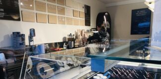 IJssalon Miuz verkoopt ambachtelijk ijs voor honden