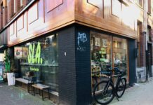 Bij saladebar SLA in De Baarsjes kunnen kinderen gratis eten