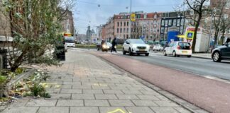 Scooterrijder (20) overleden na aanrijding, automobilist rijdt door