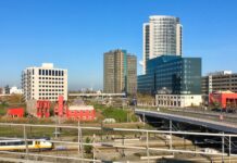 Nieuwe woningen en kantoren boven sporen Sloterdijk?