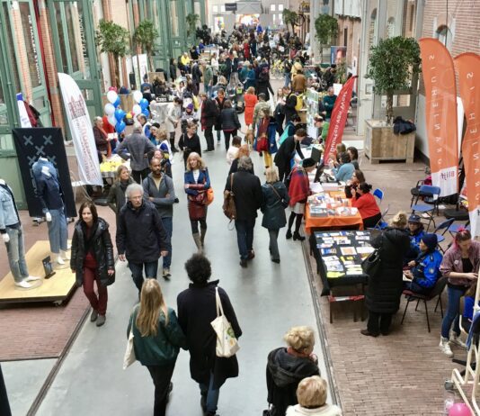 Ongegeneerd depri met kunst, mode en goed gesprek