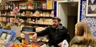 Groenteboer Kinkerstraat blij met steun klanten