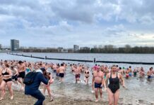 Eindelijk weer nieuwjaarsduik in de Sloterplas