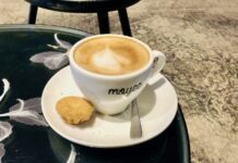 27x koffie met koekje in West