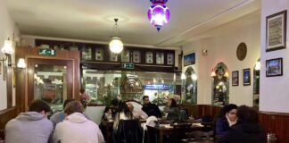 Broodje shoarma van Mehtap in De Baarsjes is omweg waard