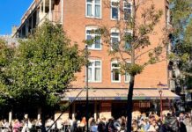 Terras Karavaan in Oud-West moet kleiner