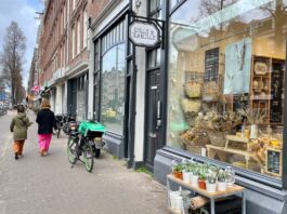 Leger des Heils opent winkel tweedehands kleding in Bilderdijkstraat