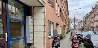 ‘Zo erg, zo zinloos’ – Bloemen op plek waar 47-jarige Karin werd doodgeschoten