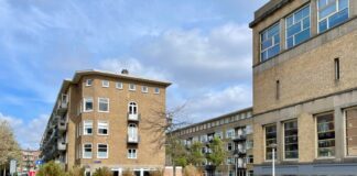 Geurtuin op parkeerplaats bij Wachterliedplantsoen