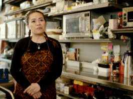 Toko Bandung uit Osdorp schittert in expo ‘Toko Mokum’