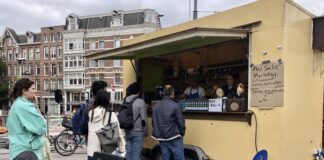 De smaken van de Boerenmarkt op het Haarlemmerplein