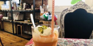 Health Corner in De Baarsjes verrast met worteltjes