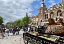 Russische tank neergezet op Leidseplein