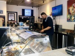 15x smullen als een Surinamer in West