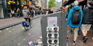 Extra reinigers ingezet tegen rommel rond afvalbakken