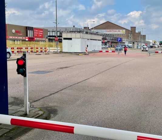 Plan voor stalen loopbrug naar Centrale Markthal