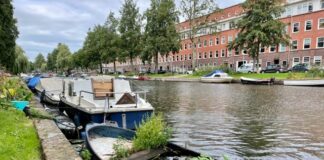 Gezonken boten moeten weg uit Admiralengracht
