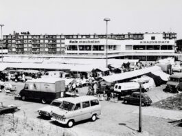 Hele grote markt in Bos en Lommer in 1970