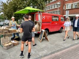 Hippe melkboer wil brug slaan tussen boer en burger