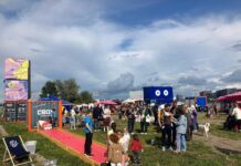 3x filmpjes pakken in de buitenlucht