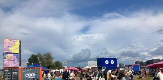 3x filmpjes pakken in de buitenlucht