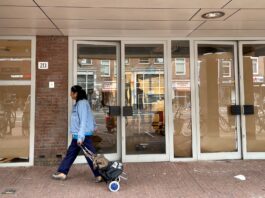 Kledingwinkel WE weg uit Kinkerstraat
