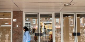 Kledingwinkel WE weg uit Kinkerstraat