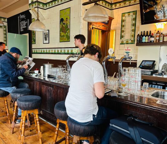 Spaarndammerbuurt heeft nieuw café: Heilig Leven