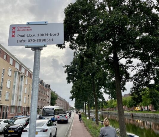 Eerste palen in West voor verkeersborden 30km/u